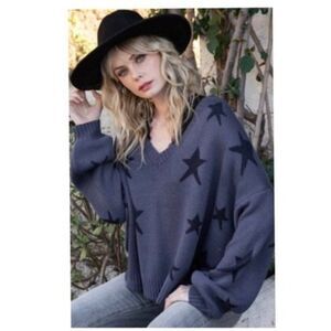 𝅺long Sleeve V-Neck Sweater with Star Detail